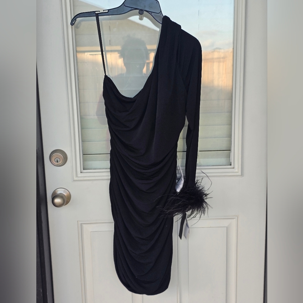 City Studios Women One-Shoulder Feather-Cuff Dress XL Black Cocktail Party NWT - Picture 3 of 13